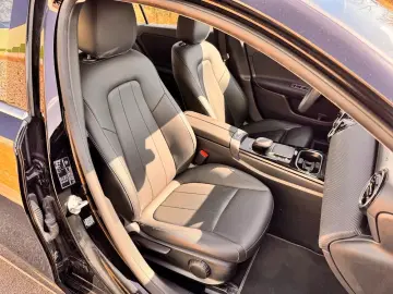 MERCEDES-BENZ A 250 A A 250 e