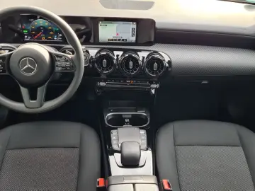 MERCEDES-BENZ A 250 e 8G DCT - LED - ASSISTS -