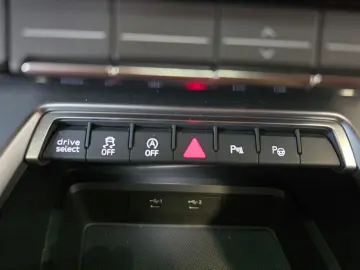 AUDI A3 Sportback 35 TFSI S-tronic S-line MATRIX ACC