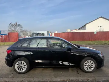 AUDI A3 Sportback 40 TFSIe basis KEYLESS LED NAVI SHZ