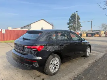 AUDI A3 Sportback 40 TFSIe basis KEYLESS LED NAVI SHZ