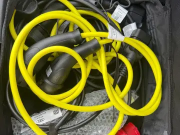 AUDI A3 Sportback 40 TFSIe basis KEYLESS LED NAVI SHZ