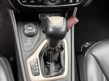 Jeep Cherokee 2015 2.0L Diesel