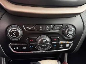 Jeep Cherokee 2015 2.0L Diesel