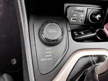 Jeep Cherokee 2015 2.0L Diesel