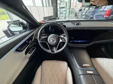 Mercedes-Benz E 450 4M