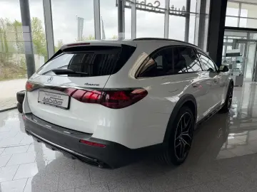 Mercedes-Benz E 450 4M