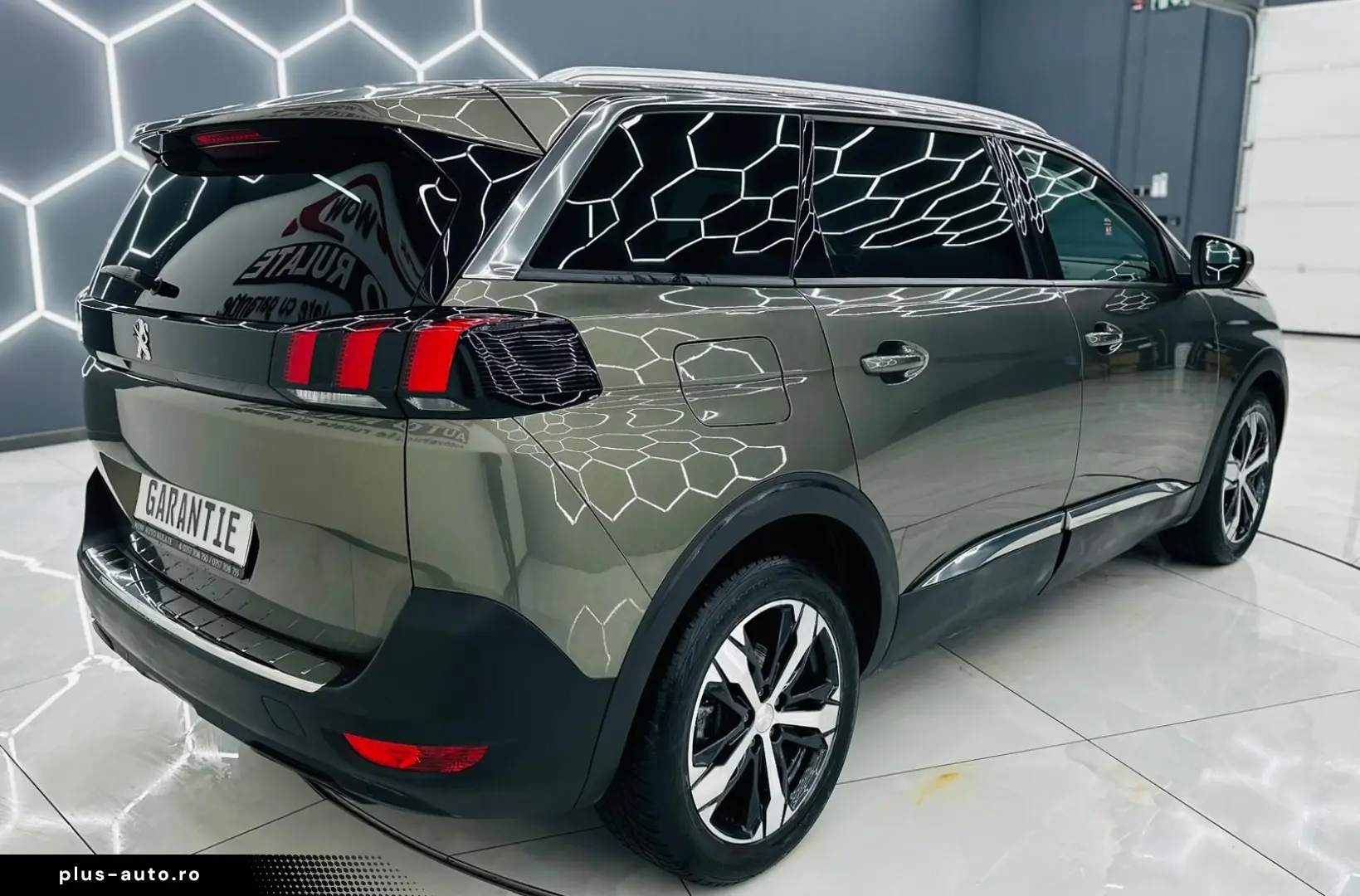 PEUGEOT 5008 2017 1.2i E6 7 Locuri Garantie 12 Luni Rate Ava