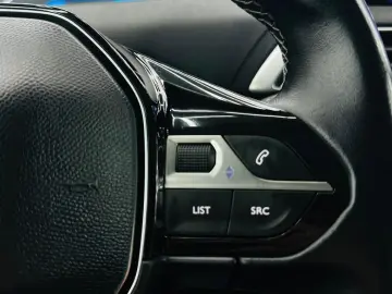 PEUGEOT 5008 2017 1.2i E6 7 Locuri Garantie 12 Luni Rate Ava