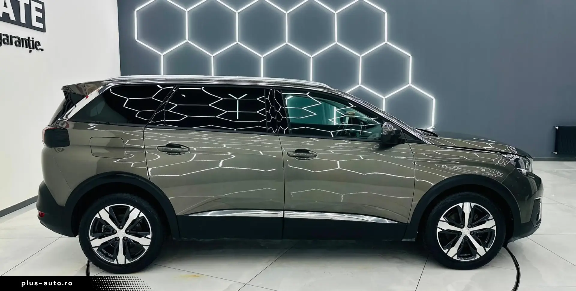 PEUGEOT 5008 2017 1.2i E6 7 Locuri Garantie 12 Luni Rate Ava