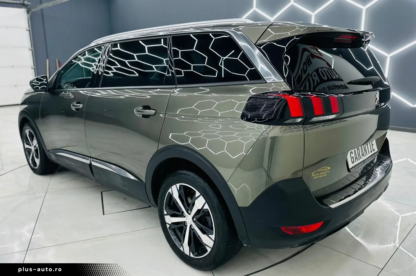 PEUGEOT 5008 2017 1.2i E6 7 Locuri Garantie 12 Luni Rate Ava