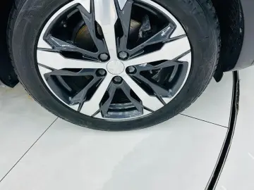 PEUGEOT 5008 2017 1.2i E6 7 Locuri Garantie 12 Luni Rate Ava