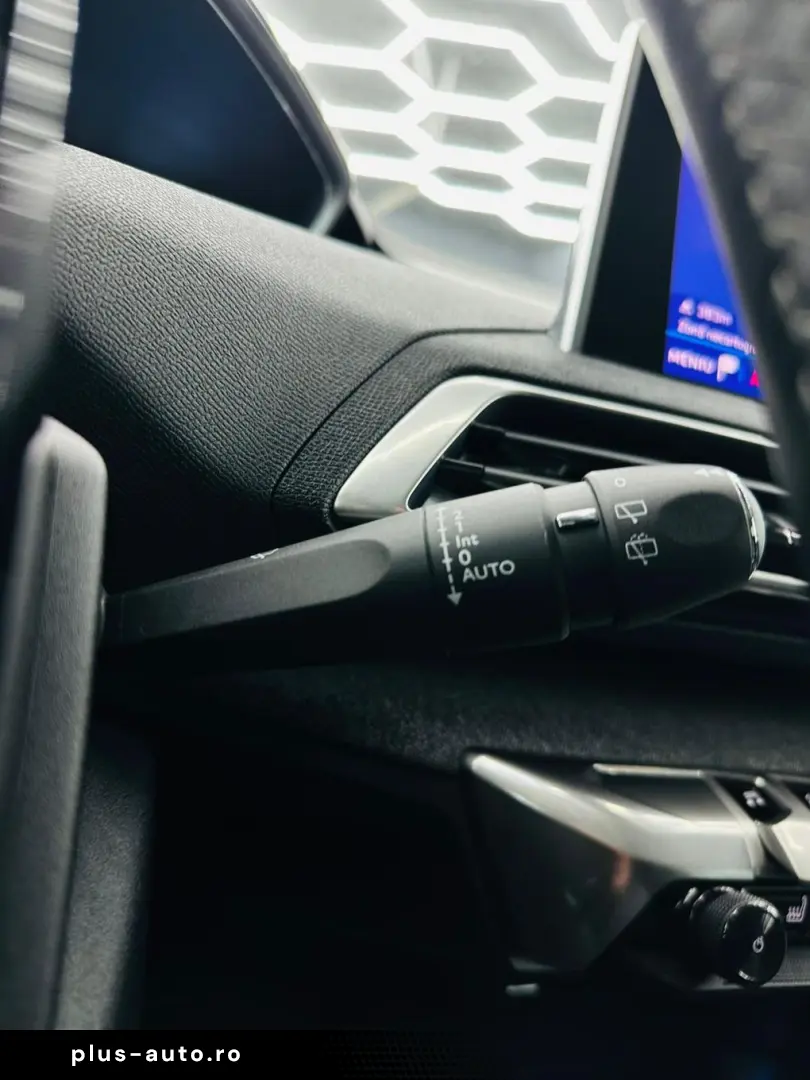 PEUGEOT 5008 2017 1.2i E6 7 Locuri Garantie 12 Luni Rate Ava