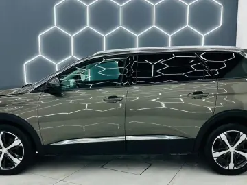 PEUGEOT 5008 2017 1.2i E6 7 Locuri Garantie 12 Luni Rate Ava