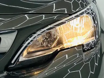 PEUGEOT 5008 2017 1.2i E6 7 Locuri Garantie 12 Luni Rate Ava