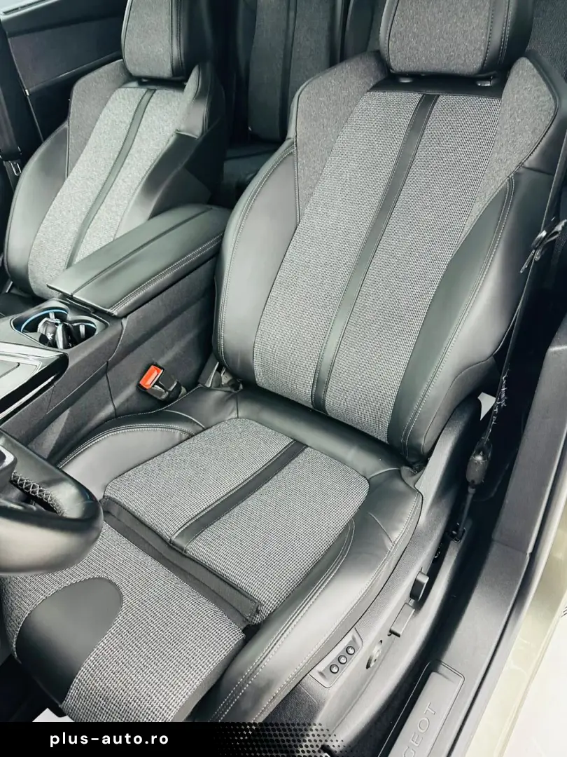 PEUGEOT 5008 2017 1.2i E6 7 Locuri Garantie 12 Luni Rate Ava