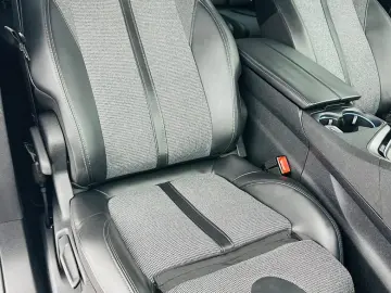 PEUGEOT 5008 2017 1.2i E6 7 Locuri Garantie 12 Luni Rate Ava