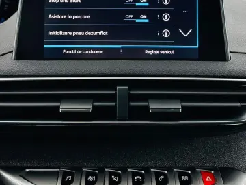 PEUGEOT 5008 2017 1.2i E6 7 Locuri Garantie 12 Luni Rate Ava