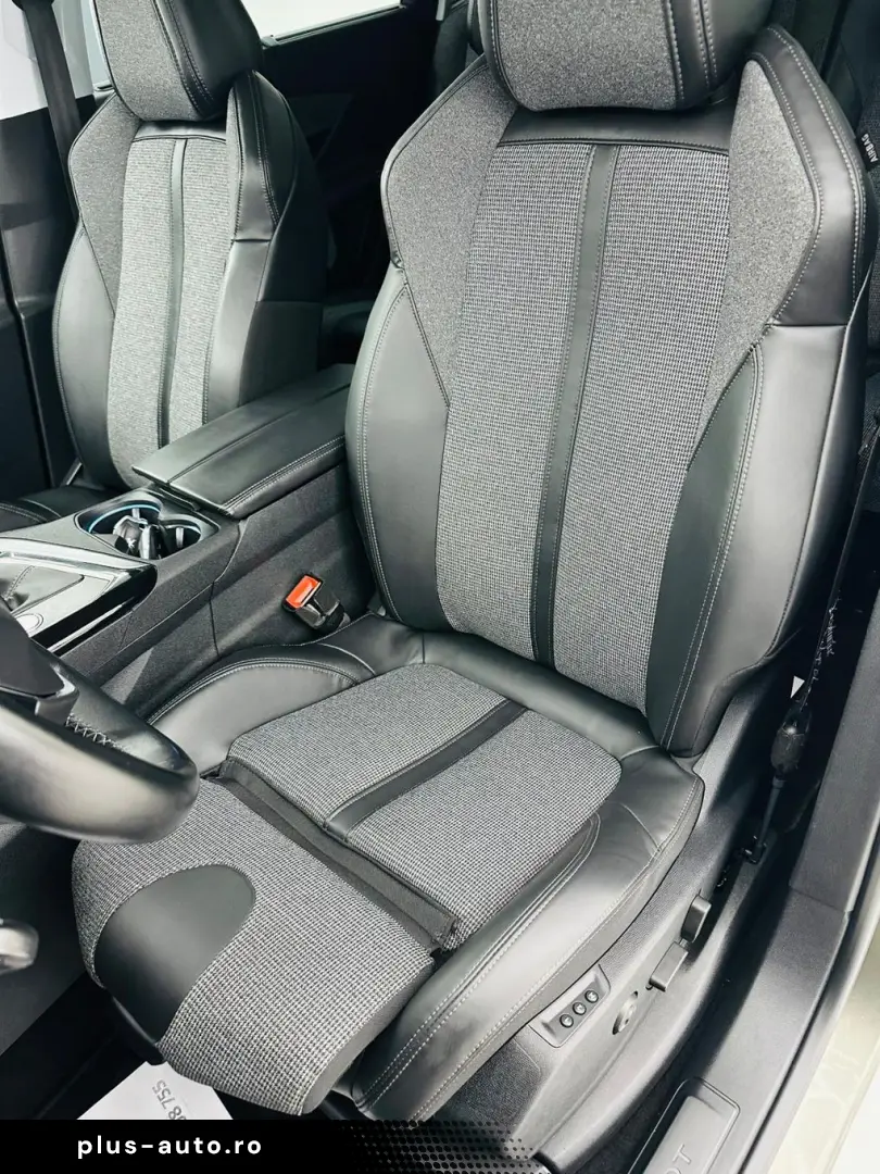 PEUGEOT 5008 2017 1.2i E6 7 Locuri Garantie 12 Luni Rate Ava