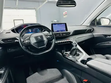 PEUGEOT 5008 2017 1.2i E6 7 Locuri Garantie 12 Luni Rate Ava