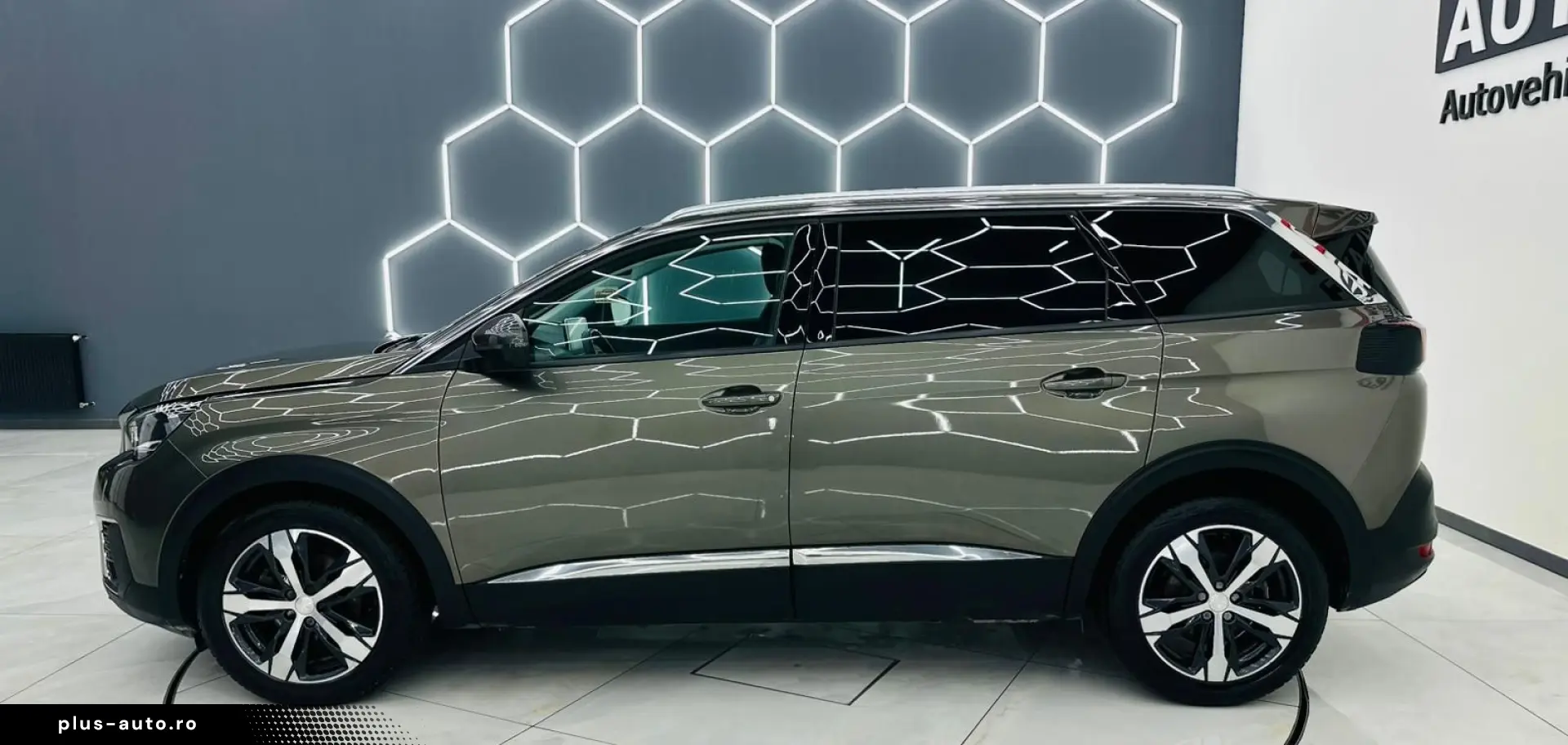 PEUGEOT 5008 2017 1.2i E6 7 Locuri Garantie 12 Luni Rate Ava