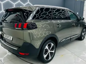 PEUGEOT 5008 2017 1.2i E6 7 Locuri Garantie 12 Luni Rate Ava