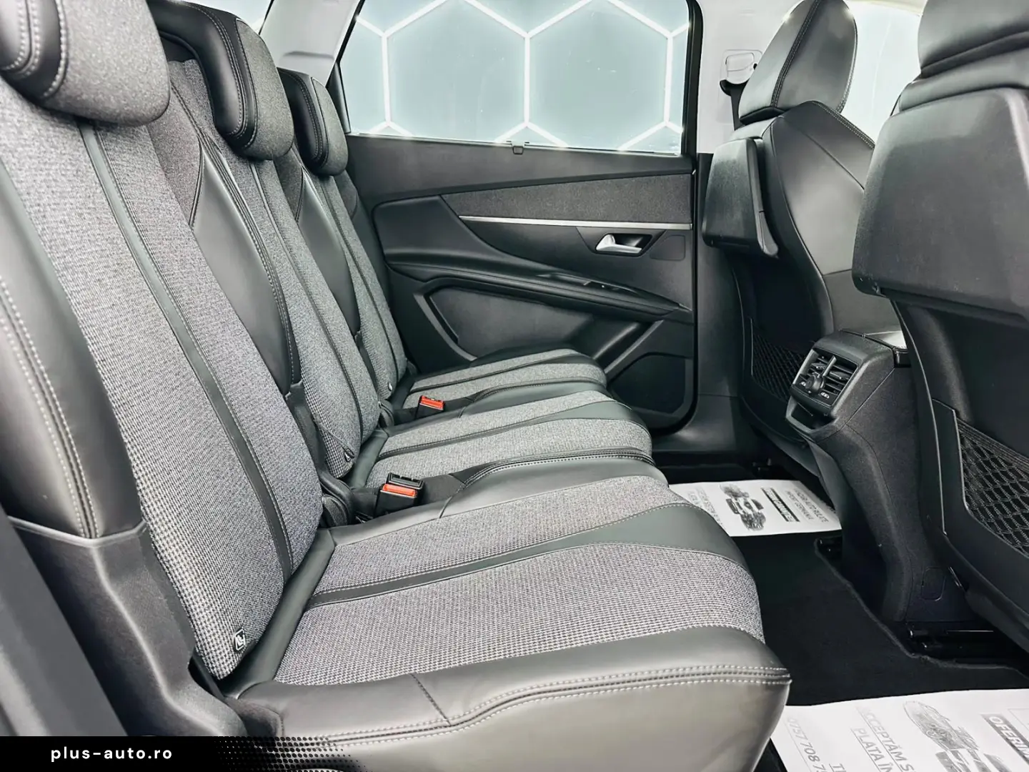 PEUGEOT 5008 2017 1.2i E6 7 Locuri Garantie 12 Luni Rate Ava