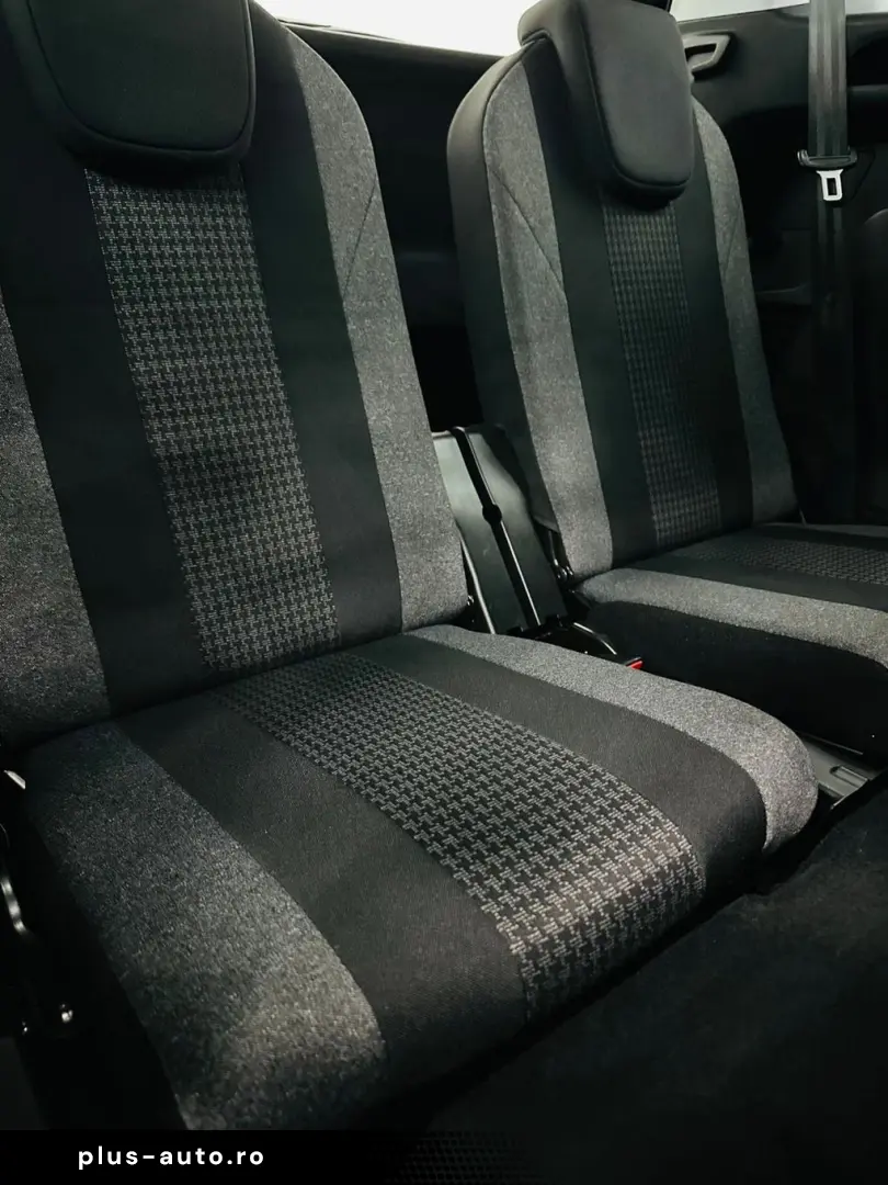 PEUGEOT 5008 2017 1.2i E6 7 Locuri Garantie 12 Luni Rate Ava