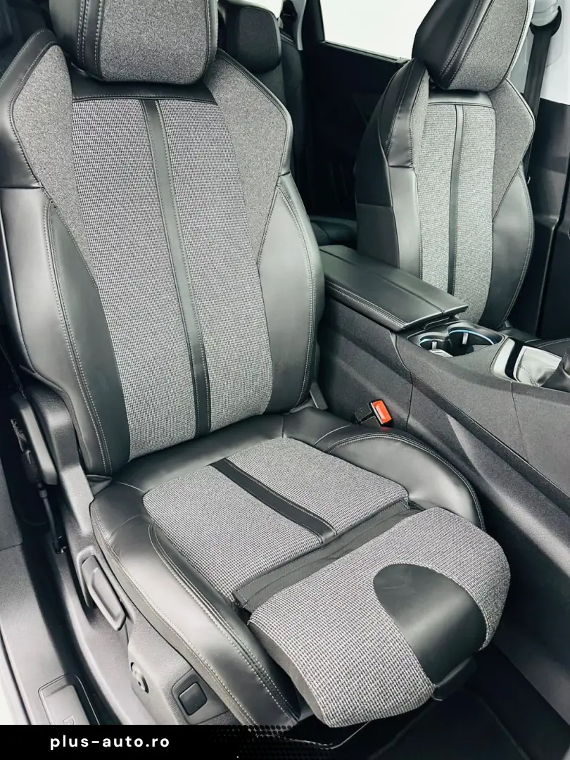 PEUGEOT 5008 2017 1.2i E6 7 Locuri Garantie 12 Luni Rate Ava