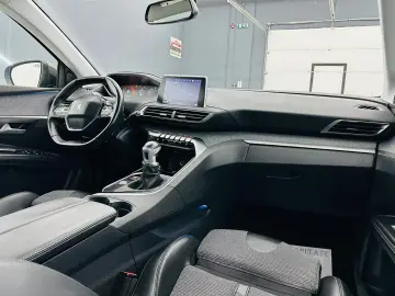 PEUGEOT 5008 2017 1.2i E6 7 Locuri Garantie 12 Luni Rate Ava