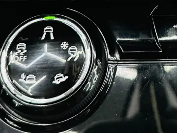 PEUGEOT 5008 2017 1.2i E6 7 Locuri Garantie 12 Luni Rate Ava