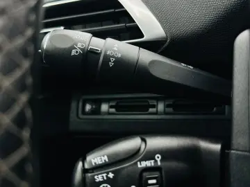 PEUGEOT 5008 2017 1.2i E6 7 Locuri Garantie 12 Luni Rate Ava