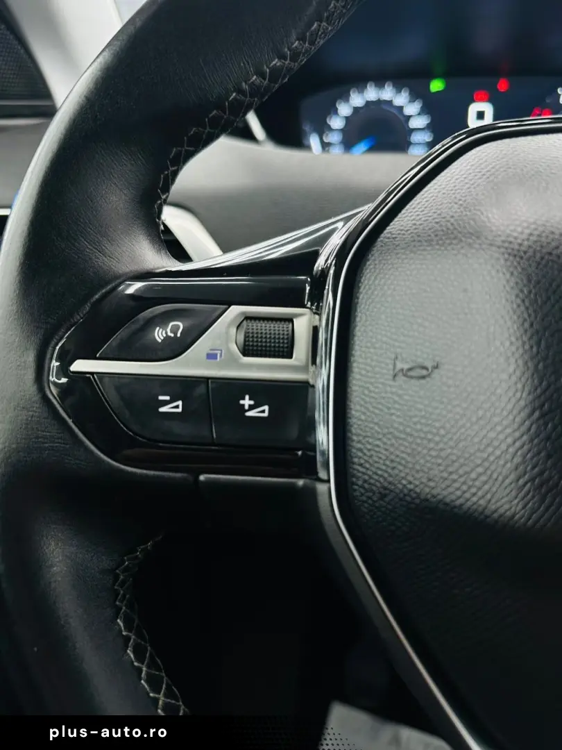 PEUGEOT 5008 2017 1.2i E6 7 Locuri Garantie 12 Luni Rate Ava