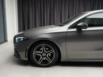 MERCEDES-BENZ A200 AMG