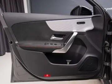 MERCEDES-BENZ A200 AMG