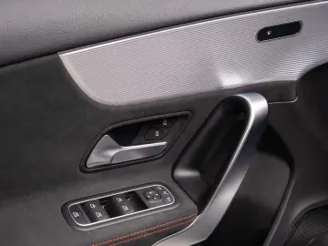 MERCEDES-BENZ A200 AMG