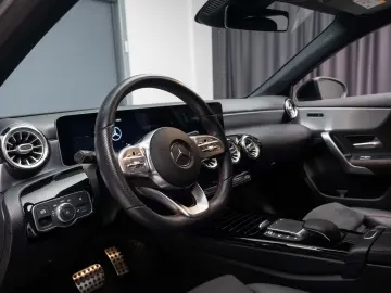 MERCEDES-BENZ A200 AMG