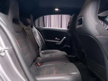 MERCEDES-BENZ A200 AMG