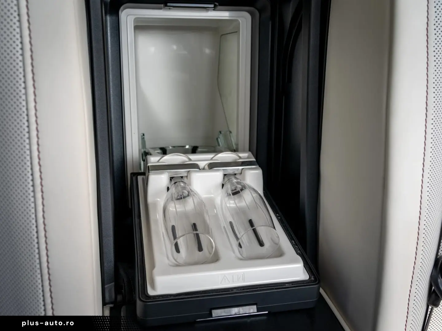 ROLLS ROYCE Ghost  PROVENANCE