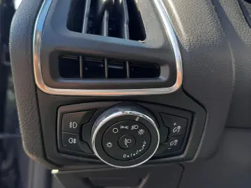 Ford Focus 2013 1.0L Benzină