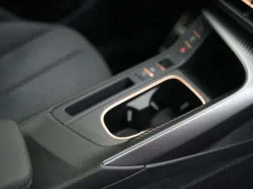 CUPRA Terramar 2.0 TSI 4Drive VZ PANO ACC APPLE DAB