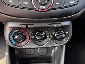 Opel Corsa 2017 1.4L Benzina   GPL