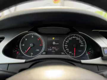 Audi A4 2.0 TDI Attraction