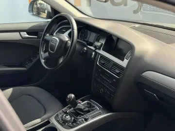 Audi A4 2.0 TDI Attraction