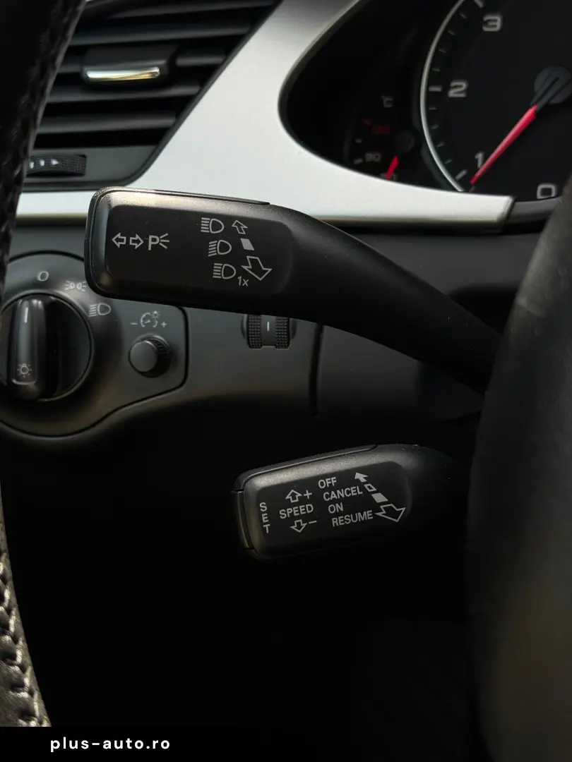 Audi A4 2.0 TDI Attraction