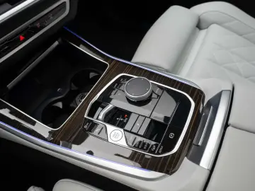 2023 BMW X5 xDrive 30d Facelift M-Sport Panoramic Iconic