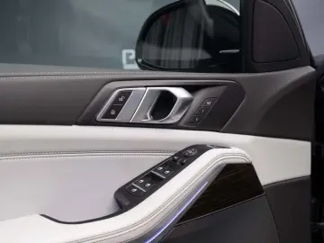 2023 BMW X5 xDrive 30d Facelift M-Sport Panoramic Iconic