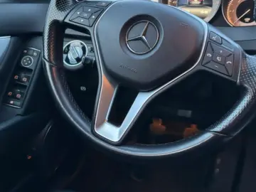 MERCEDES Benz C220