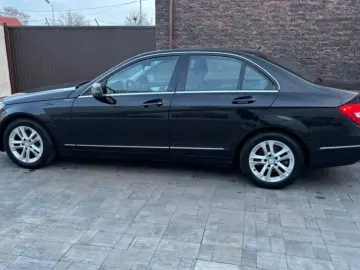 MERCEDES Benz C220