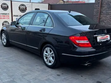 MERCEDES Benz C220